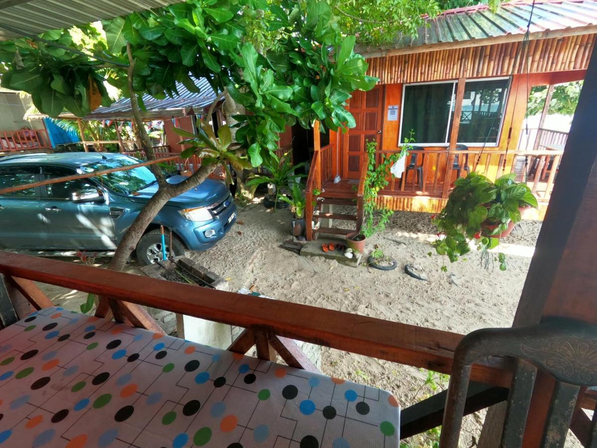 Tajau Laut Guesthouse Kudat Exterior photo